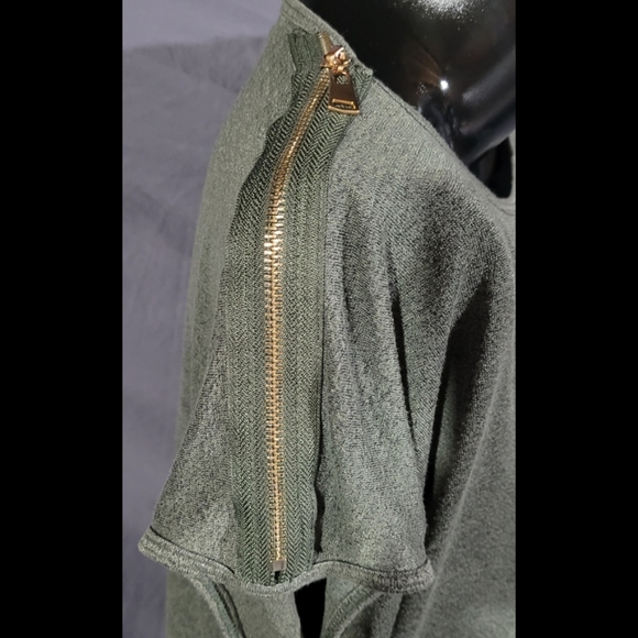 Army Green Top from APRICOT - Picture 4 of 6